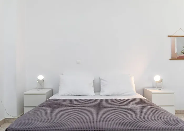 Mary Jo's Naxos City